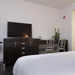 Metro Hotel